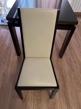 Mesa y 6 sillas comedor wengue