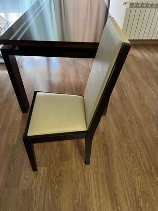 Mesa y 6 sillas comedor wengue