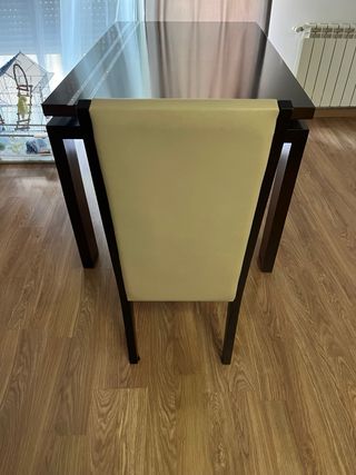 Mesa y 6 sillas comedor wengue