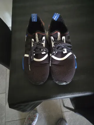 Zapatillas Adidas NMD R1 Negras y Azules