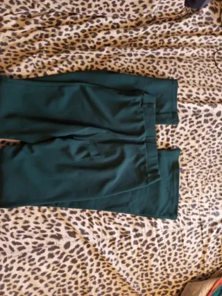 Pantaloni verdi a zampa