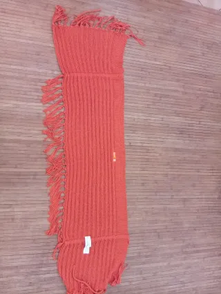 Sciarpa coprispalla arancione con frange