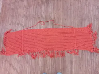 Sciarpa coprispalla arancione con frange