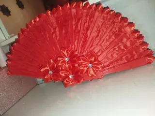 Abanico de novia gitana rojo