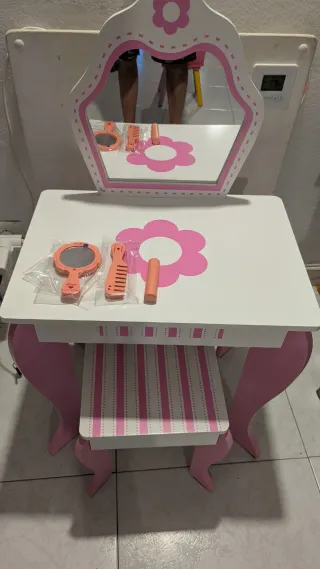Tocador de maquillaje para niña