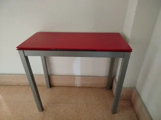 Mesa de cocina cristal y metal roja