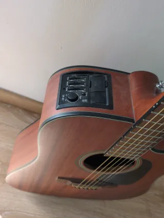 Guitara Electroacústica Takamine