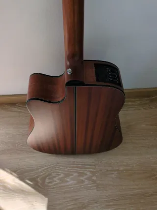Guitara Electroacústica Takamine