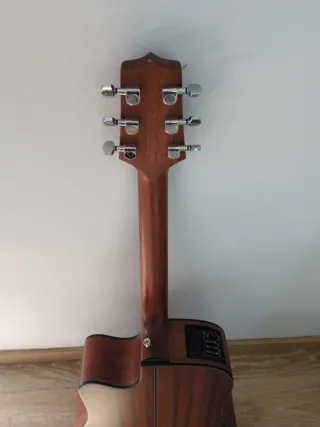 Guitara Electroacústica Takamine