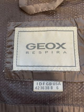 Abrigo Geox plumífero color visón