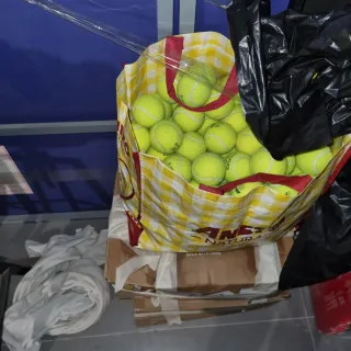 PELOTAS DE PADEL EN MUY BUEN ESTADO MAS DE 300+