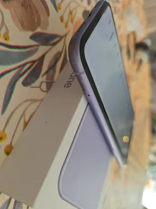 iPhone 11 128 GB Morado