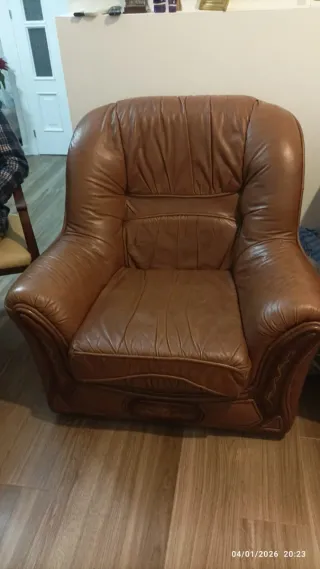 Sofá y 2 sillones de piel marrón