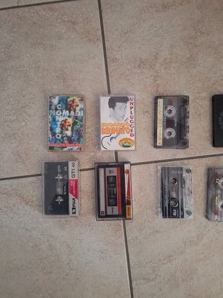 SET 13 CASSETTE NOMADI