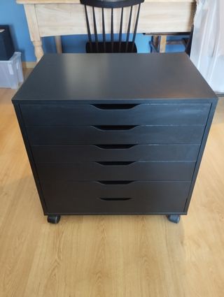 Cajonera Ikea Alex color negro.