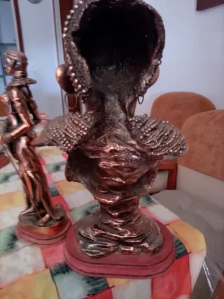 Tres figuras de bronce estilo años 70