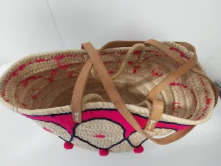 Capazo mexicano beige y rosa con asas de cuero