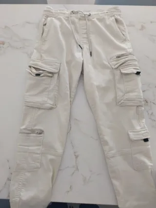 3 Pantalones Pull&Bear Slim Negro Talla M