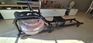 Máquina de remo con tanque de agua