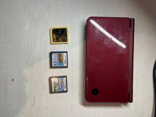 Nintendo DS XL Cereza + Tarjetas