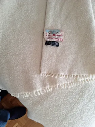 Manta Maragata Leonesa de lana virgen