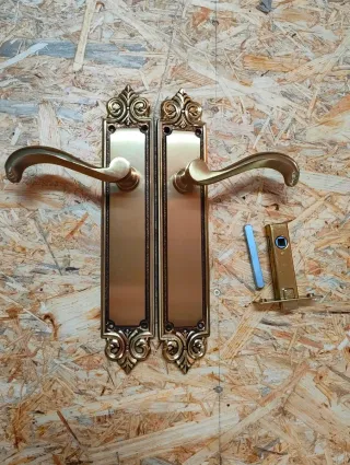 7 Juegos Manillas Puerta + 1 Corredera