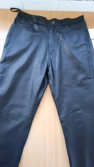 Pantalón mujer cuero negro