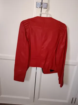 Chaqueta cuero Mango roja