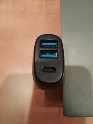 Cargador coche con 3 puertos USB CellularLine