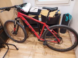 Bicicleta de Montaña NTT Roja