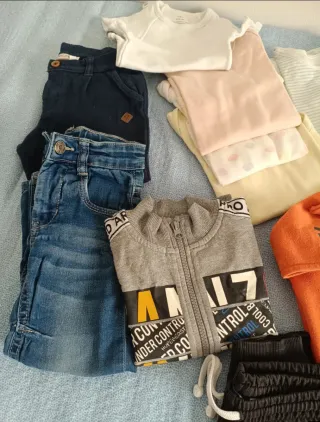 Lotto 27 pezzi abbigliamento bimbo 12-18 mesi