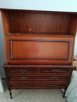 Cómoda de dormitorio de madera