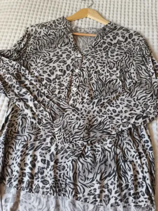 Blusa estampado animal print talla M/L