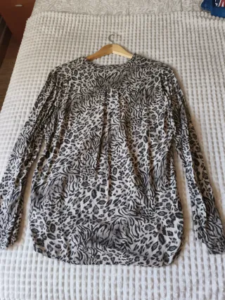 Blusa estampado animal print talla M/L