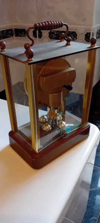 Orologio da tavolo in ottone