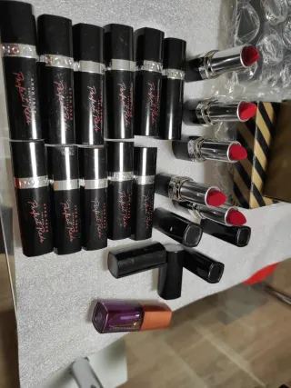 Lote Pintalabios Avon True Perfect Reds