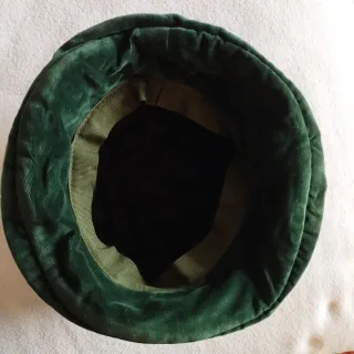 Cappellino verde velluto bambina