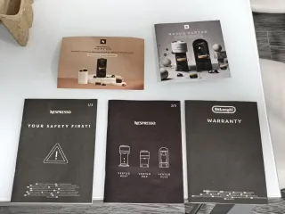 Cafetera Nespresso Vertuo Plus Roja