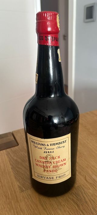 Botella Dry Sack Sherry Williams & Humbert