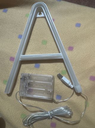 Letra A con luz LED