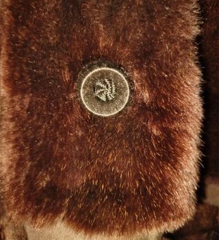 Abrigo de piel de mouton marrón