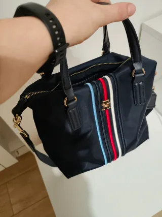 Borsa Tommy Hilfiger blu con strisce