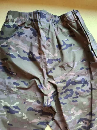 Traje de tormenta militar camuflaje