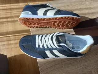 Zapatillas deportivas 43
