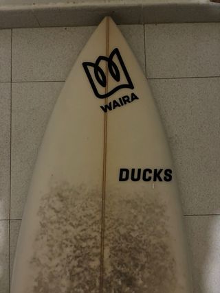 Tabla de surf DUCKS con quillas y funda