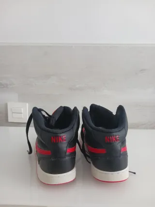 Zapatilla Nike Dunk Botín Roja Negra