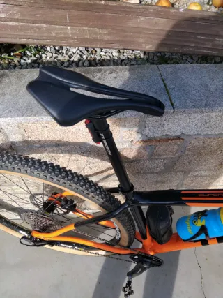 Bicicleta MTB Trek Naranja