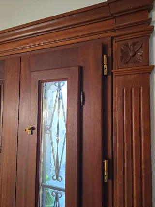 Puerta  madera maciza