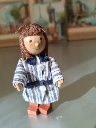 Figura muñeco colegial madera