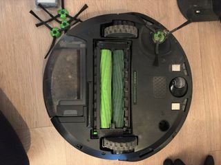 iRobot Roomba i3 con 4 repuestos